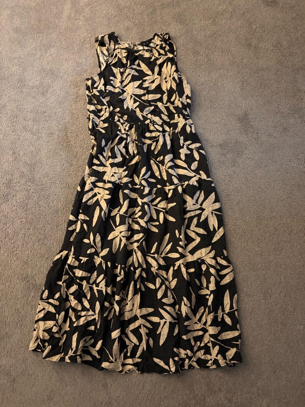 Simply Vera Vera Wang Maxi Dress Black with Cream Leaf Print
